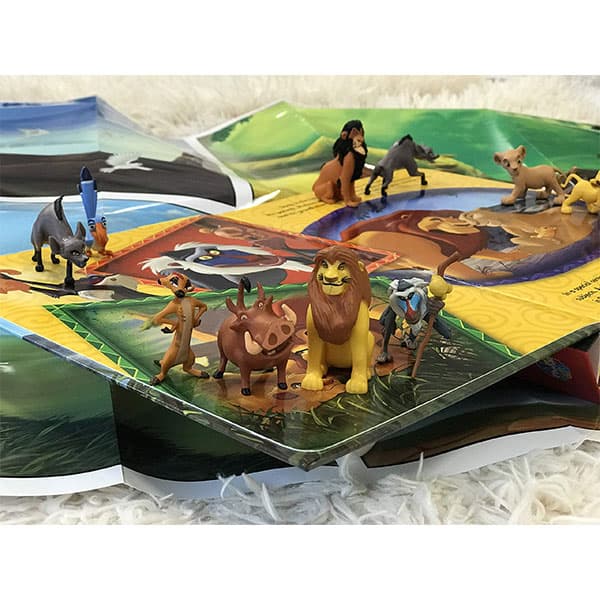 کتاب Lion King با فیگور شخصیتهای داستان — تصویر ۵