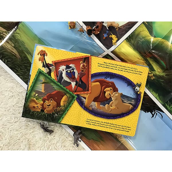 کتاب Lion King با فیگور شخصیتهای داستان — تصویر ۴