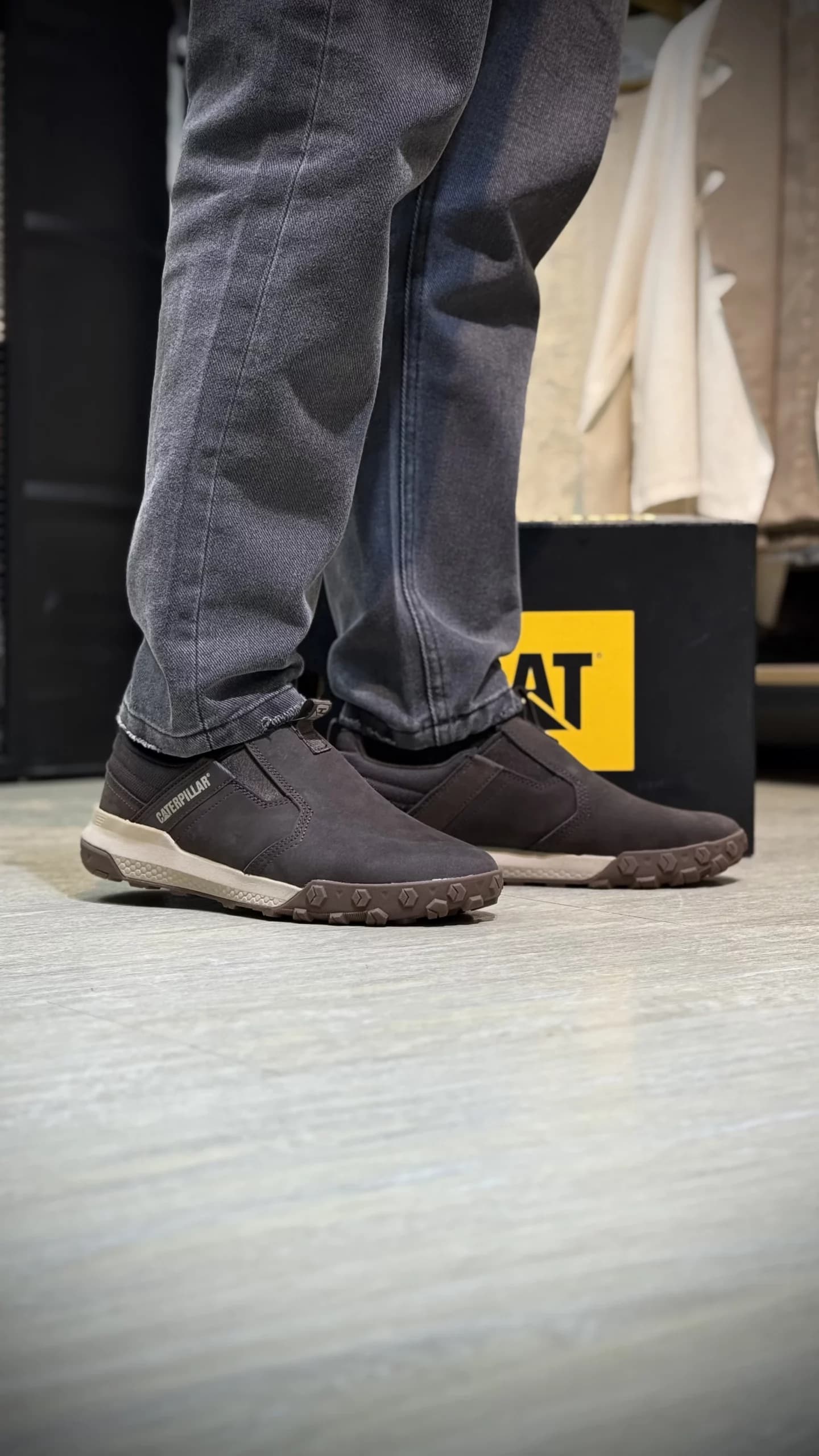 كفش كاترپيلار مردانه مدل Caterpillar Hex Ready Slip On P726107 — تصویر ۵