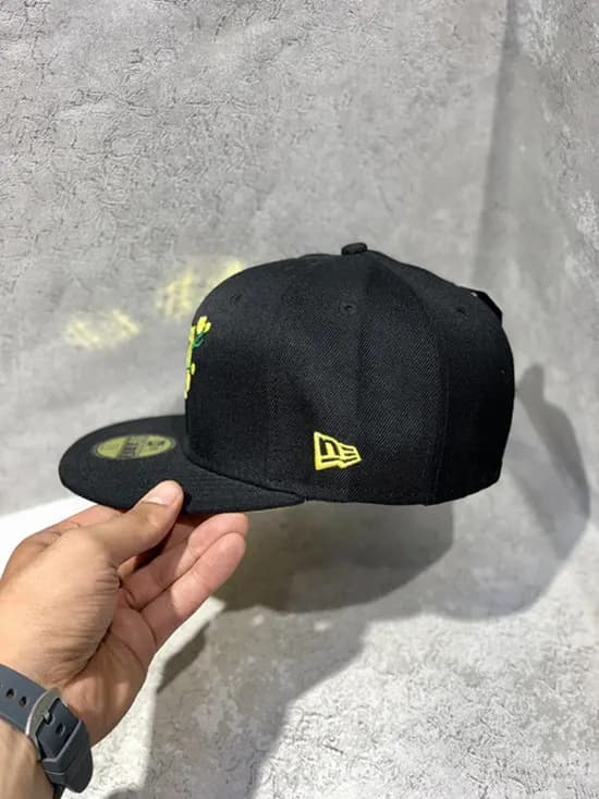 کلاه کپ برند New Era فیت بک سایز 1/8 7 طرح P گل رز زرد — تصویر ۵