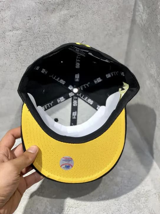 کلاه کپ برند New Era فیت بک سایز 1/8 7 طرح P گل رز زرد — تصویر ۶