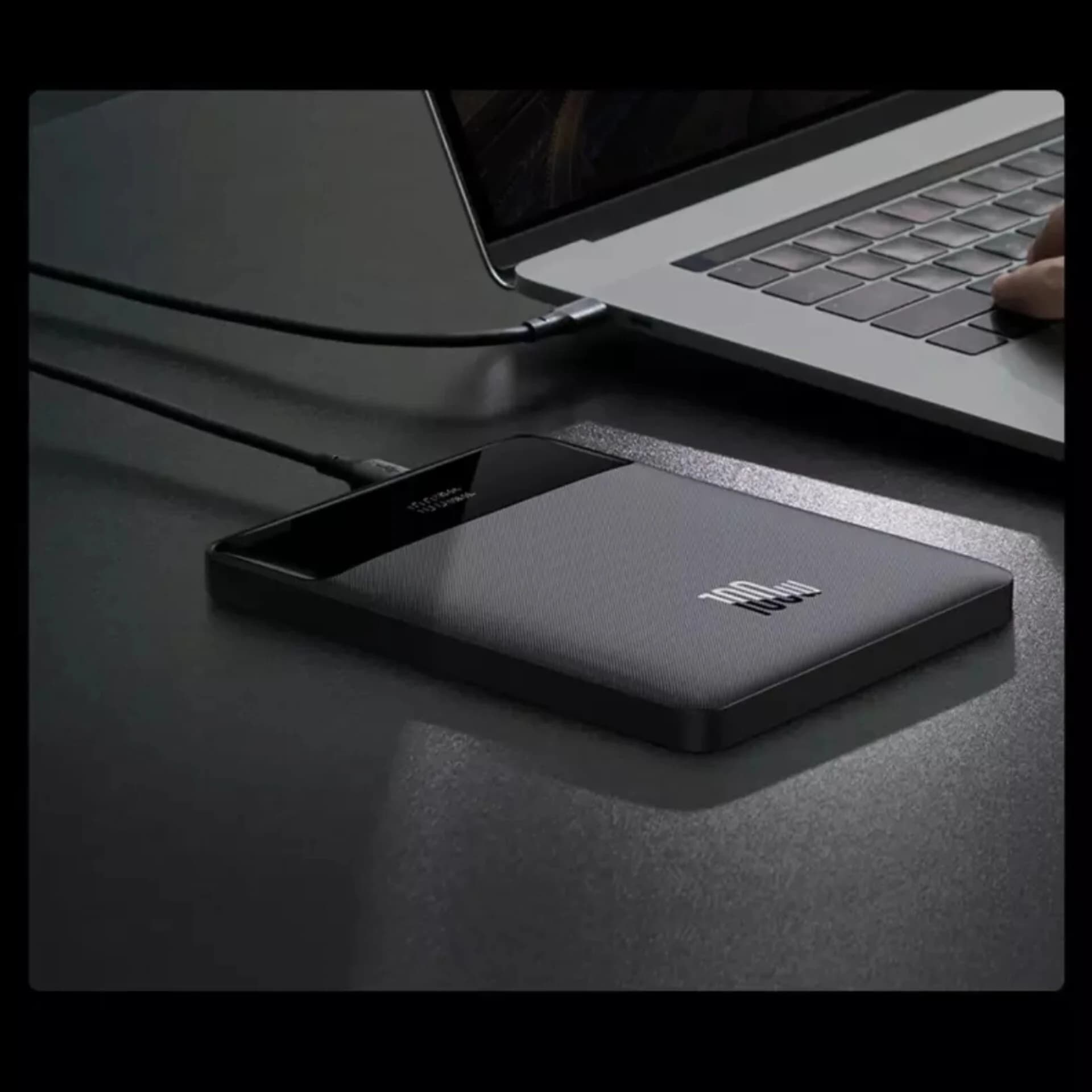 پاوربانک بیسوس مدل Blade HD Edition 100W ظرفیت 20000 میلی آمپر ساعت — تصویر ۶