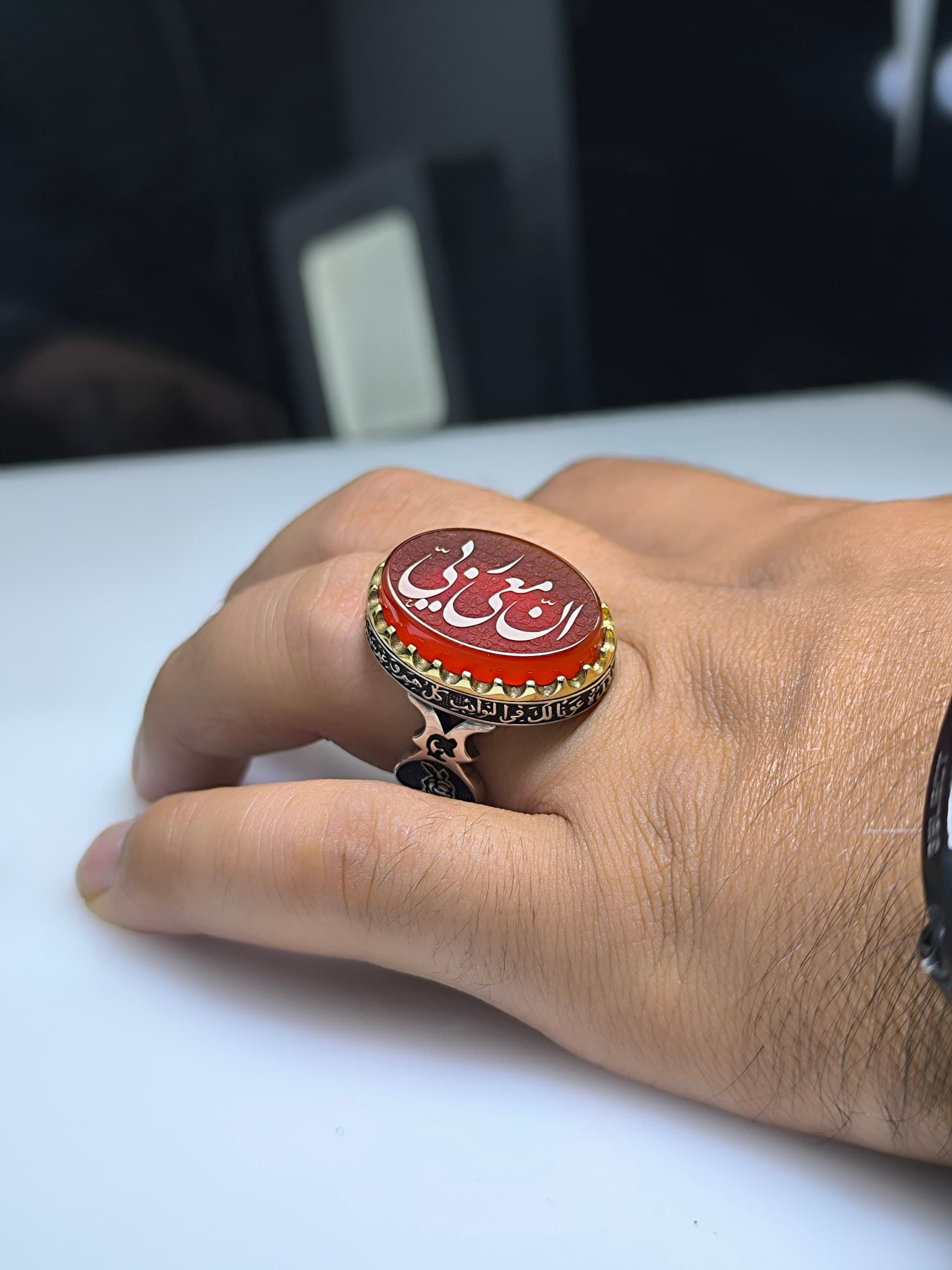 انگشتر عقیق سرخ نقش برجسته ان معی ربی/سنگ متولدین خرداد — تصویر ۴