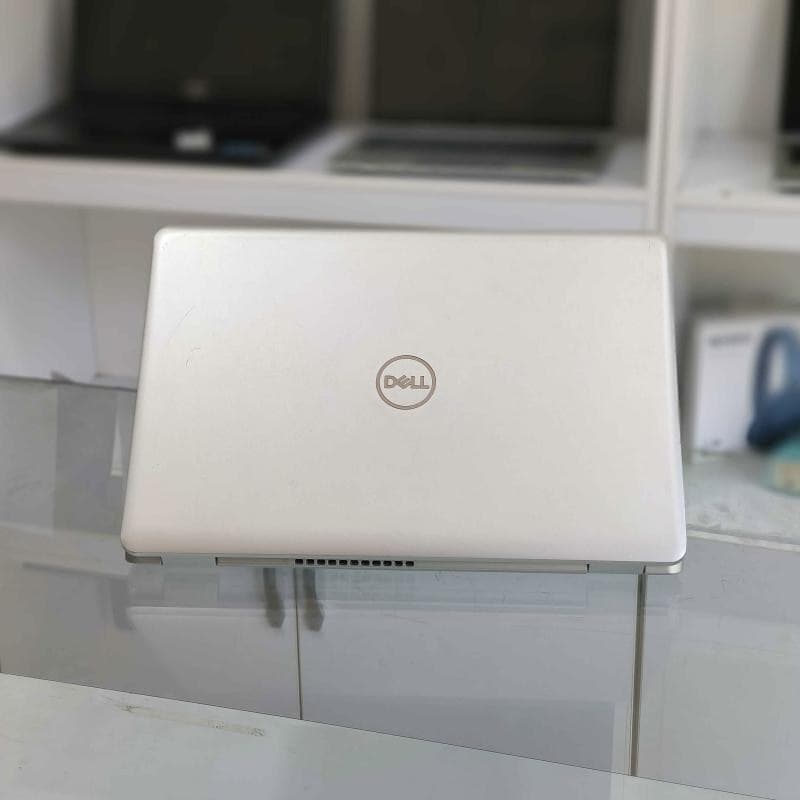 لپتاپ Dell Inspiron 5584 | Core i7-8565U | 8GB RAM | 256GB SSD — تصویر ۴