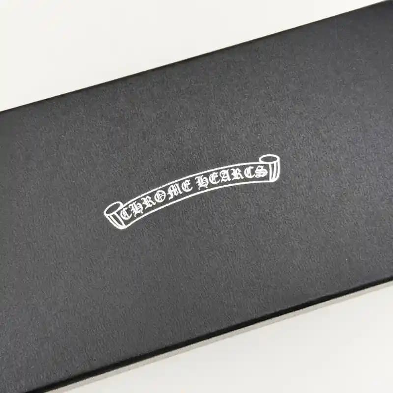 پک و کیف عینک چرمی اورجینال کروم هارتز Chrome Hearts مشکی گوتیک با هاردباکس — تصویر ۲
