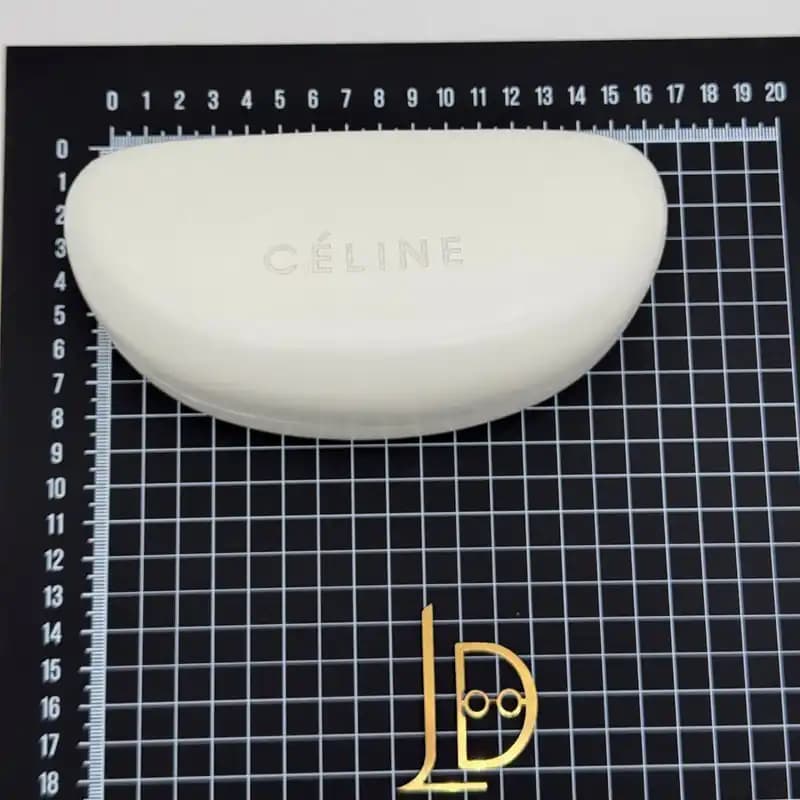پک و قاب هارد عینک اورجینال سلین Celine پاریس سفید صدفی با هاردباکس — تصویر ۵
