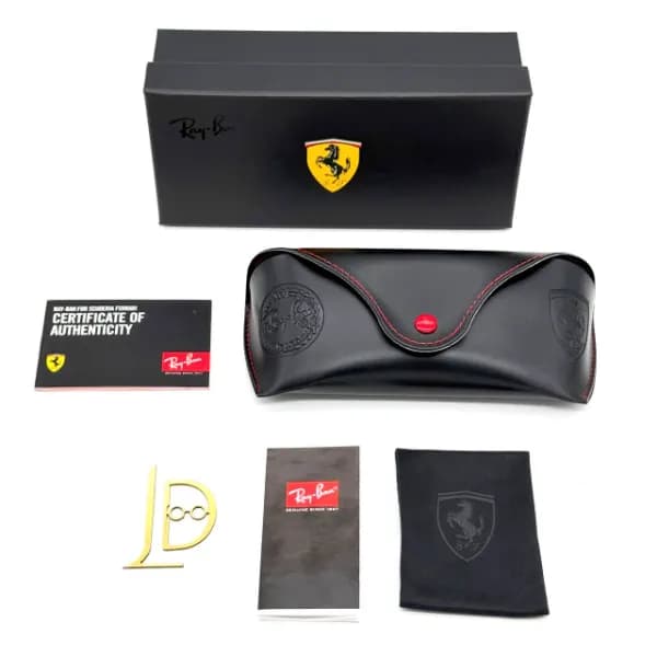 پک و جعبه عینک اورجینال ریبن فراری Ray-Ban Scuderia Ferrari چرم مشکی با دوخت قرمز — تصویر ۷
