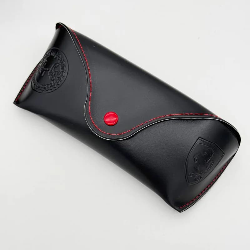پک و جعبه عینک اورجینال ریبن فراری Ray-Ban Scuderia Ferrari چرم مشکی با دوخت قرمز — تصویر ۳