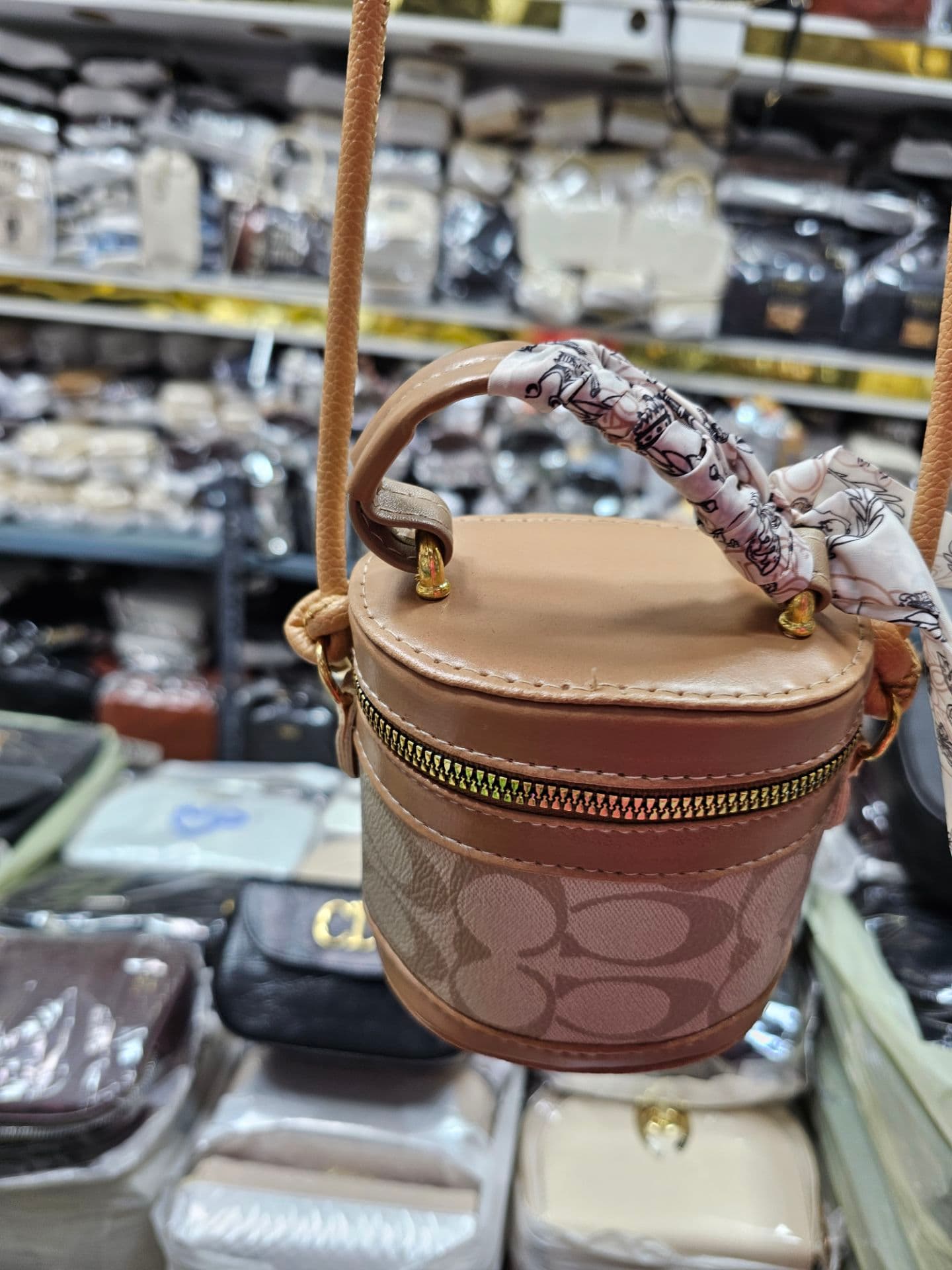 مینی بگ صندوقی گرد با بلند قیطونی — تصویر ۴