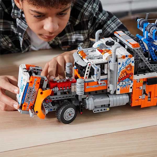 لگو Technic مدل 42128 Heavy-duty Tow Truck — تصویر ۴