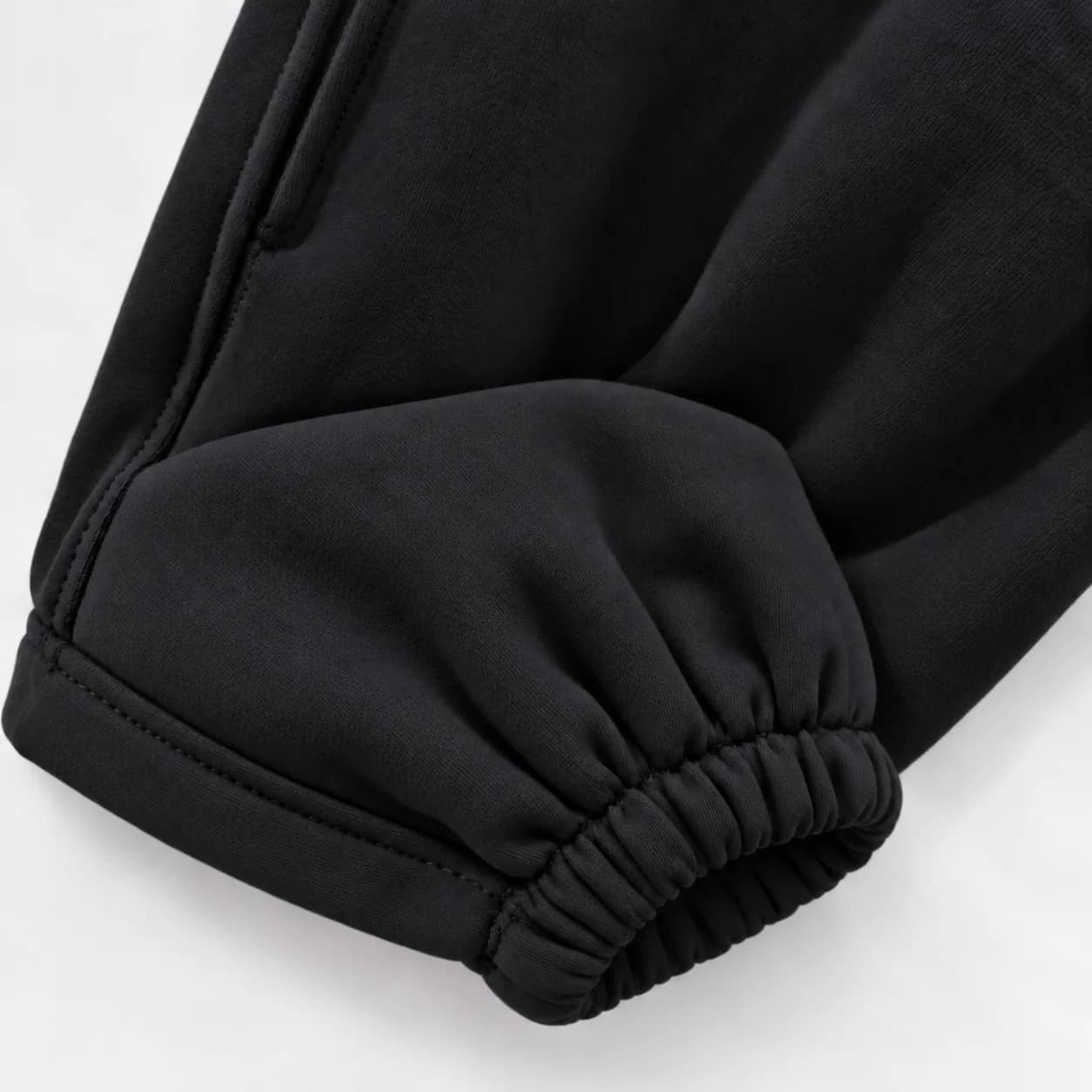 شلوار جاگر بگ مشکی | دمپا کشی | گرم بالا | مناسب استایل خیابانی — تصویر ۶