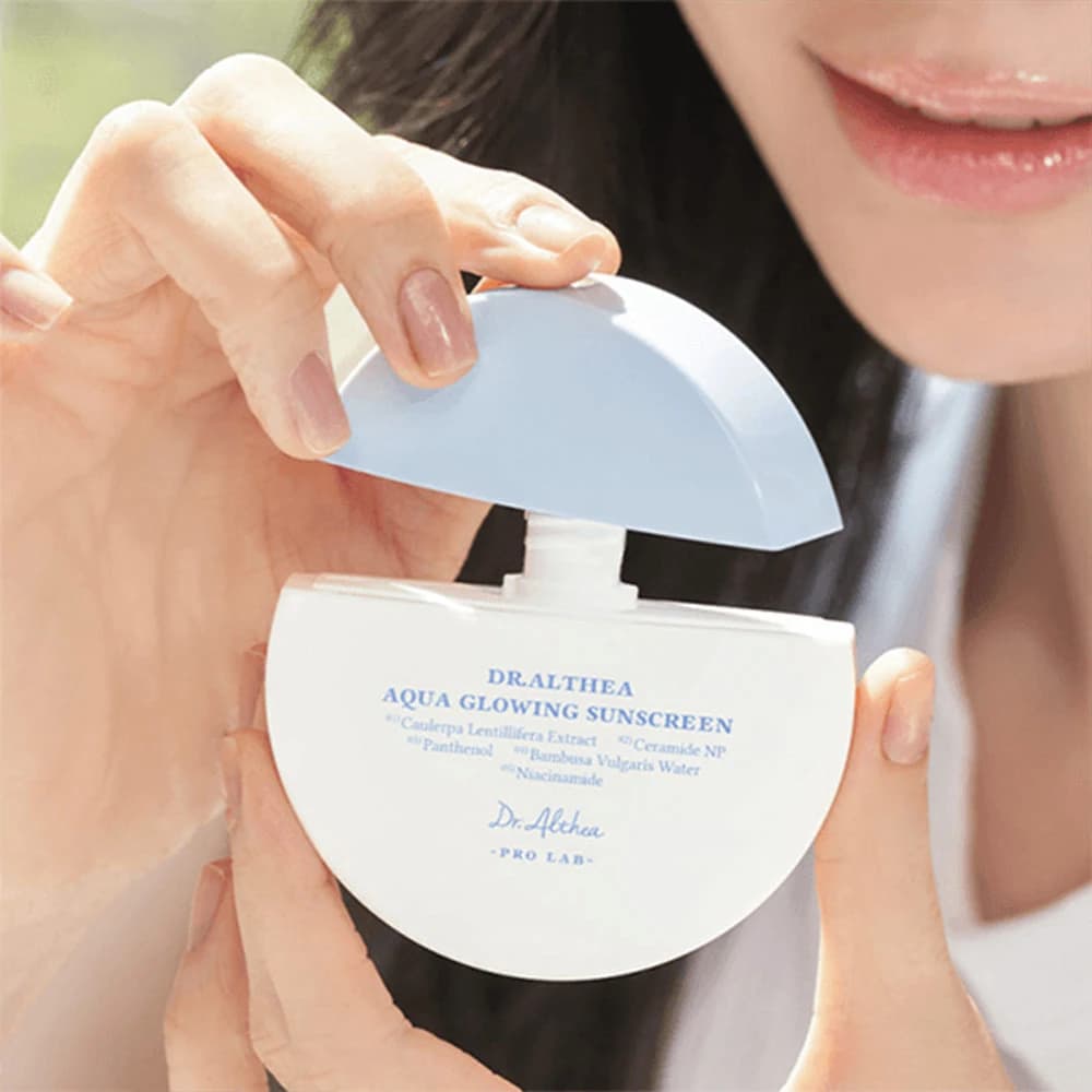 ضد آفتاب بدون رنگ SPF50 دکتر آلتیا مدل Aqua Glowing — تصویر ۴