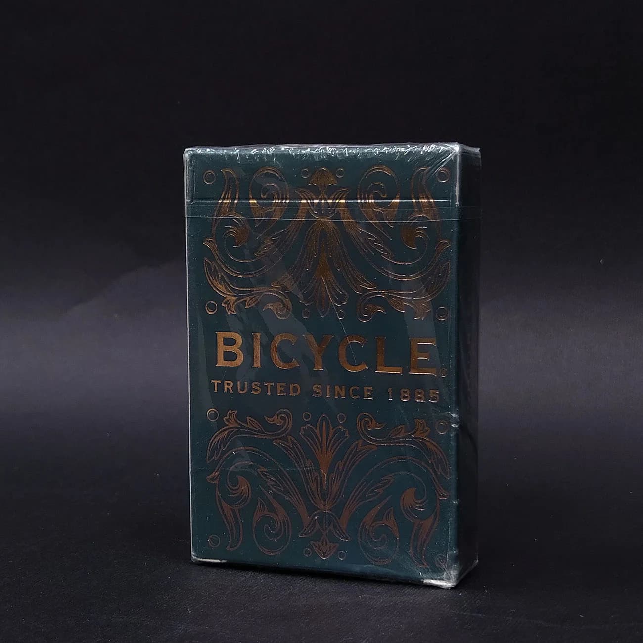 پاسور ورق Bicycle Botanica | کارت‌ بازی با طراحی گیاهی و کلاسیک سبز و طلایی
