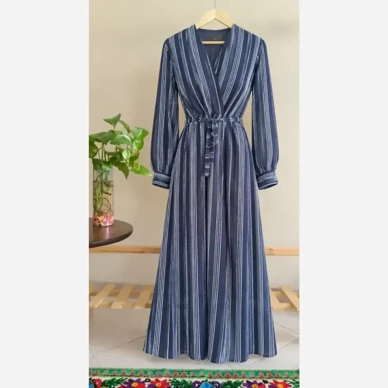 پیراهن حریر راه راه زنانه آستر دار سرمه ای سفید فری سایز — تصویر ۴