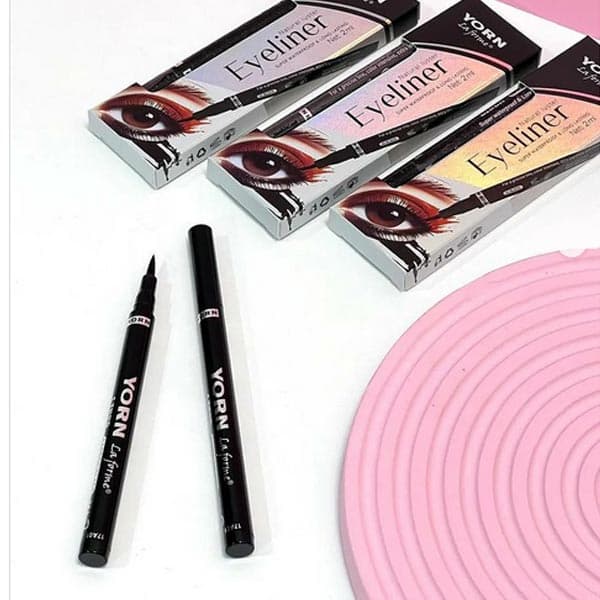 خط چشم ماژیکی 24 ساعته یورن (Yorn Black Eyliner pen ) — تصویر ۳