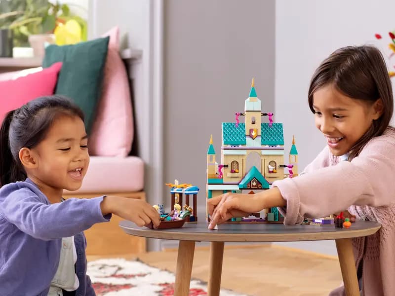 لگو Arendelle Castle Village سری دیزنی کد 41176 — تصویر ۵
