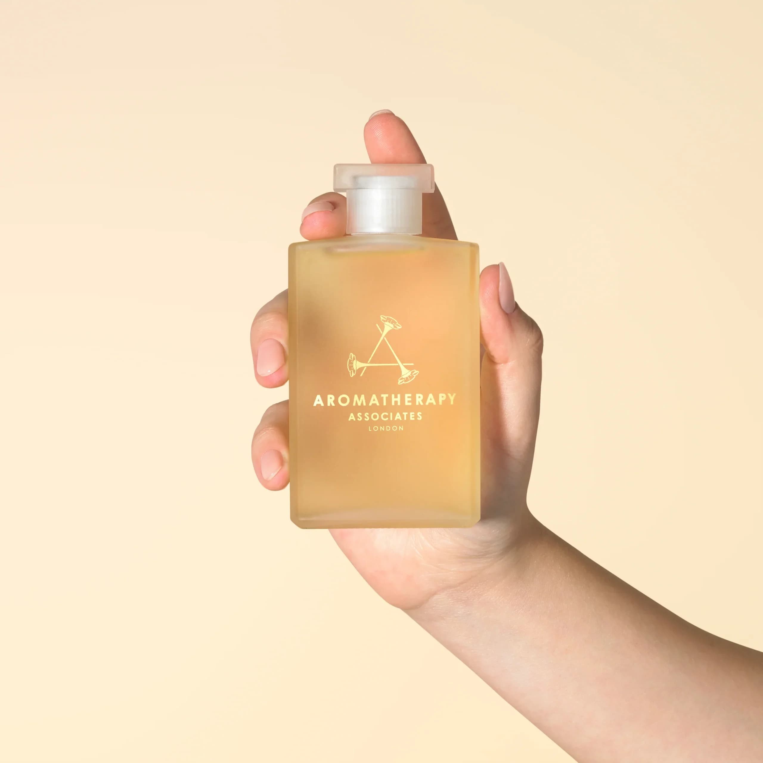 روغن حمام و دوش ضد استرس و تسکین‌دهنده عضلات آروماتراپی اسوشیتس | Aromatherapy Associates De-Stress Muscle Bath & Shower Oil 55ml — تصویر ۳