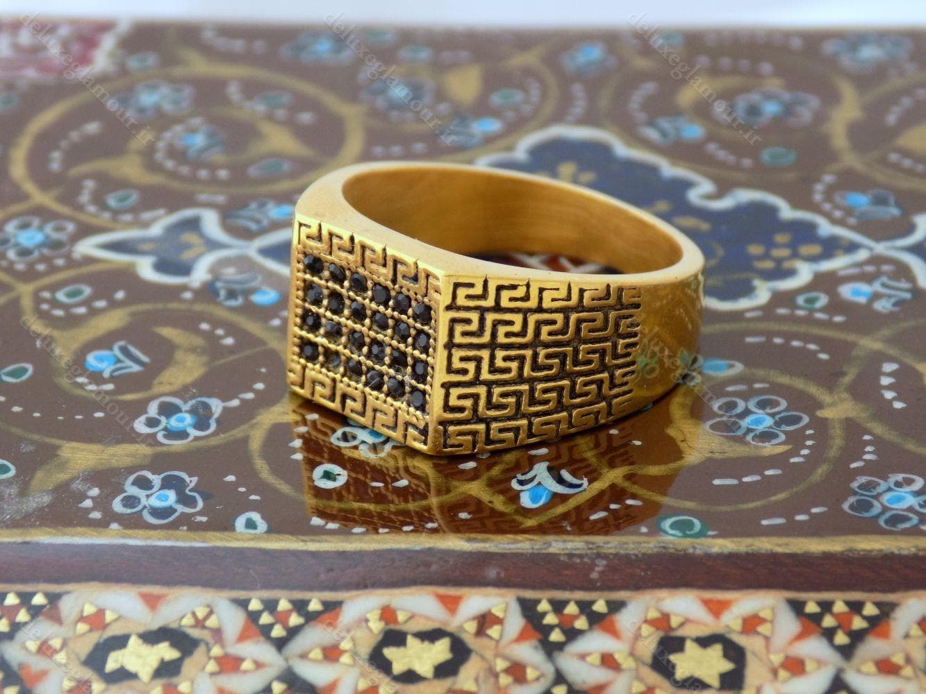 انگشتر مردانه استیل طلایی با نگین های مارکازیت مشکی RG-N226 — تصویر ۵