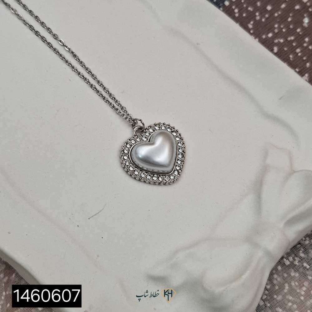گردنبند مینیمال نگین اتمی درشت (قلب مرواریدی دورنگین) — تصویر ۲