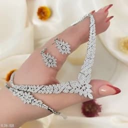 سرویس نقره بسیار شیک میکرو جواهری فلاور با عیار 925 و آبکاری طلاسفید دقیقا مشابه نمونه طلا — تصویر ۳