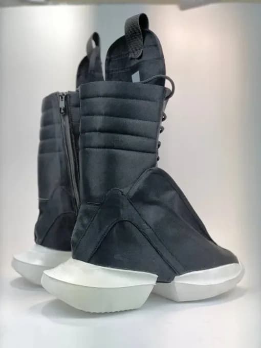 کد 2802 بوت بلند ریک اونز RICK OWENS مشکی زیره سفید — تصویر ۴