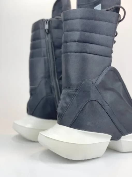 کد 2802 بوت بلند ریک اونز RICK OWENS مشکی زیره سفید — تصویر ۳