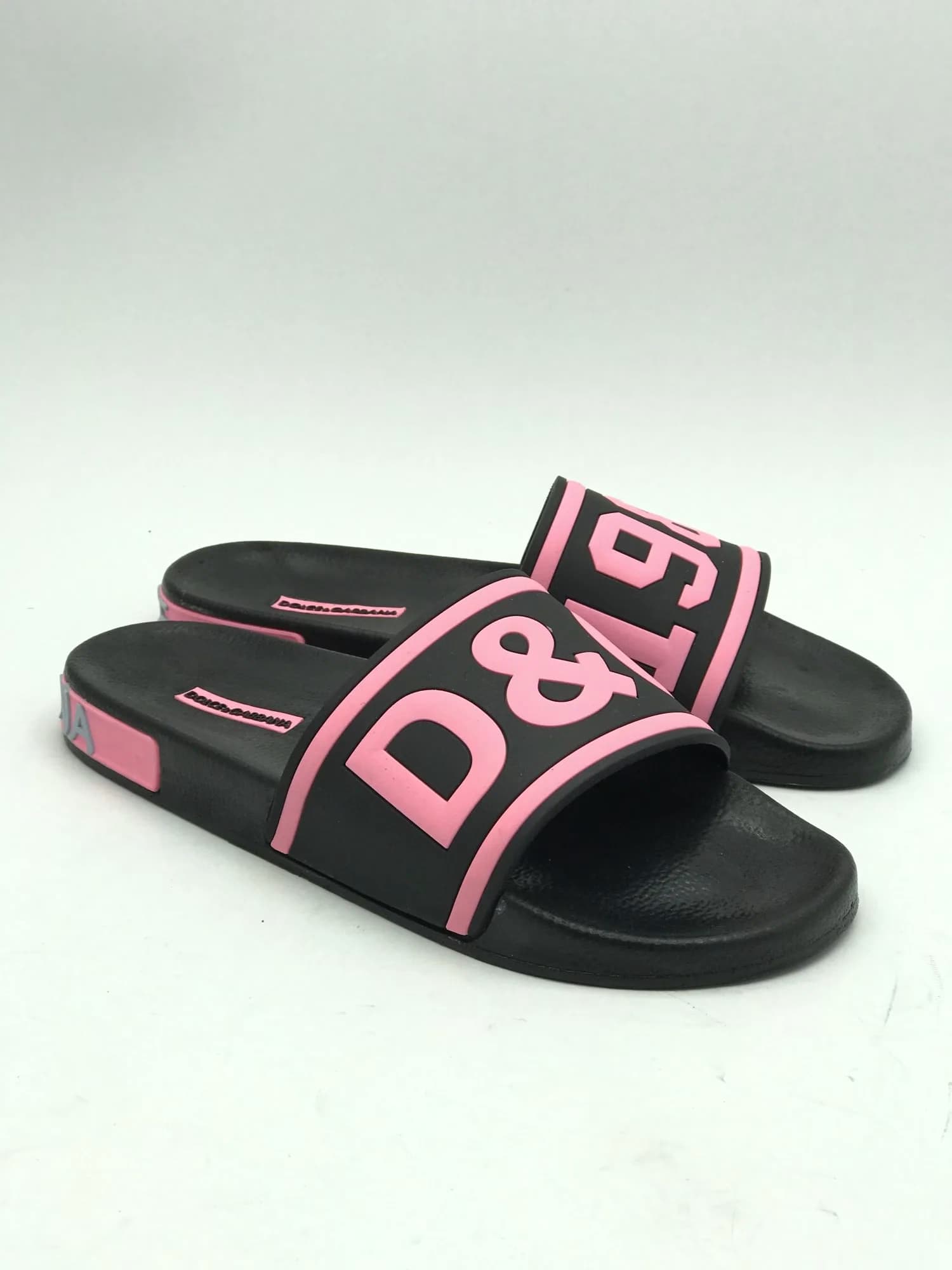 کد 1600 صندل دولچه گابانا dolce & gabbana صورتی مشکی D&G 1984 — تصویر ۲