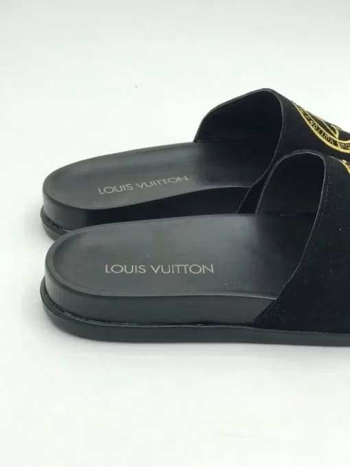 کد 300 صندل لوئیس ویتون LOUIS VUITTON گلدوزی گل مشکی طلایی — تصویر ۸