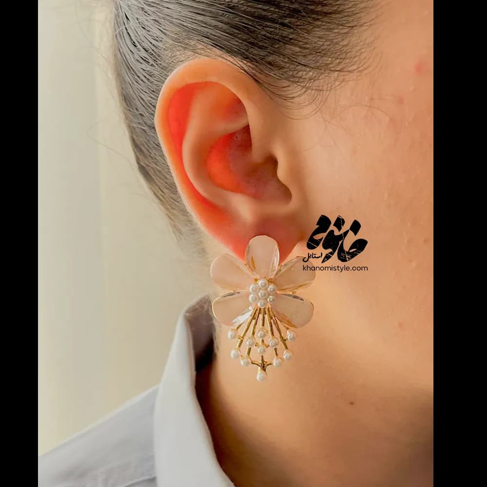 گوشواره فشن طرح گل مرواریدی E1104T10 — تصویر ۵