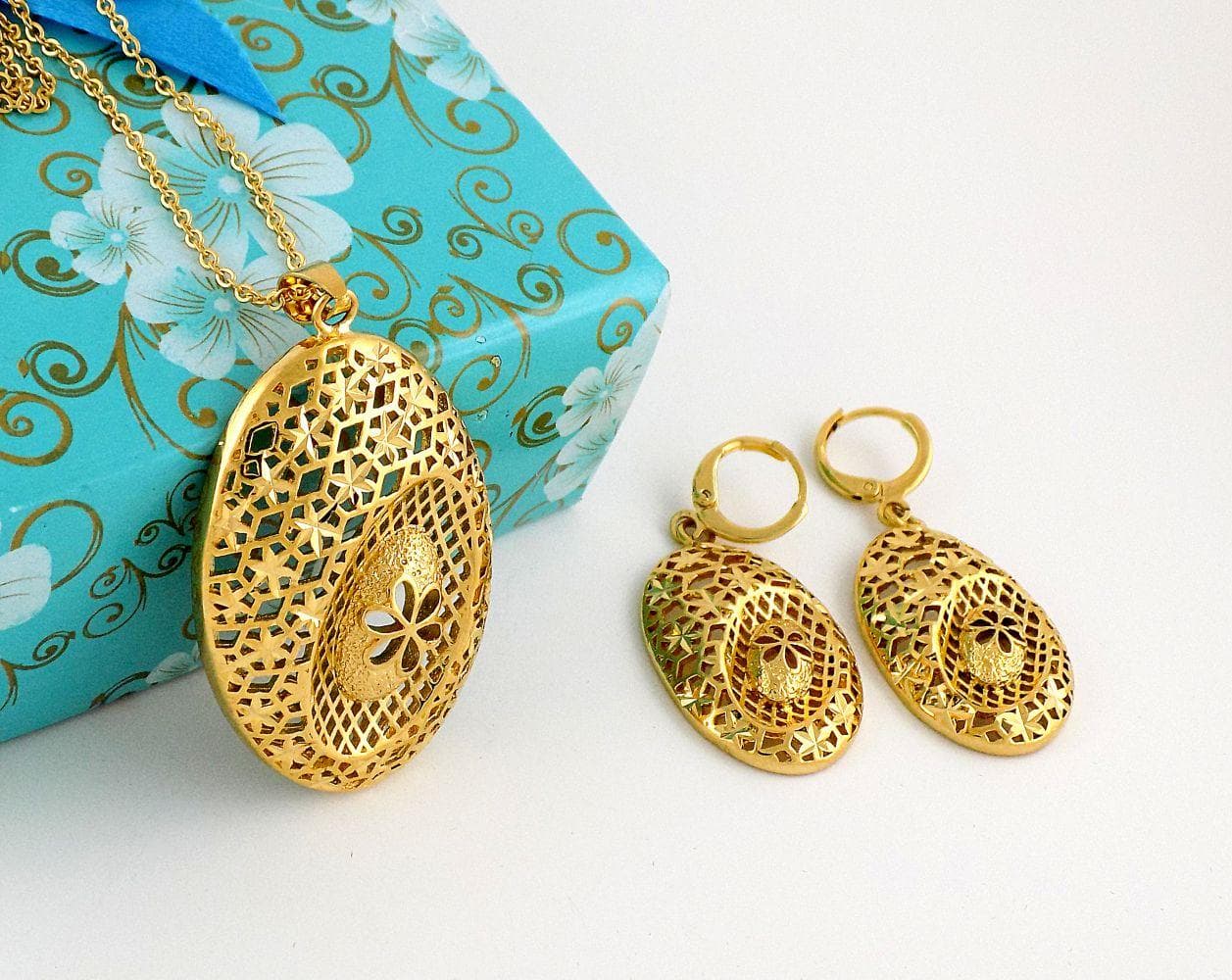 نیم ست زنانه طرح طلای استیل با روکش آب طلای 18 عیار pr-s144