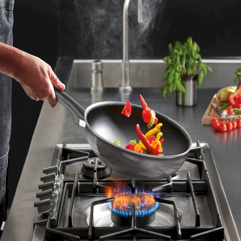 تابه وک تفال Tefal مدل Resist Intense در سایز 28 — تصویر ۳