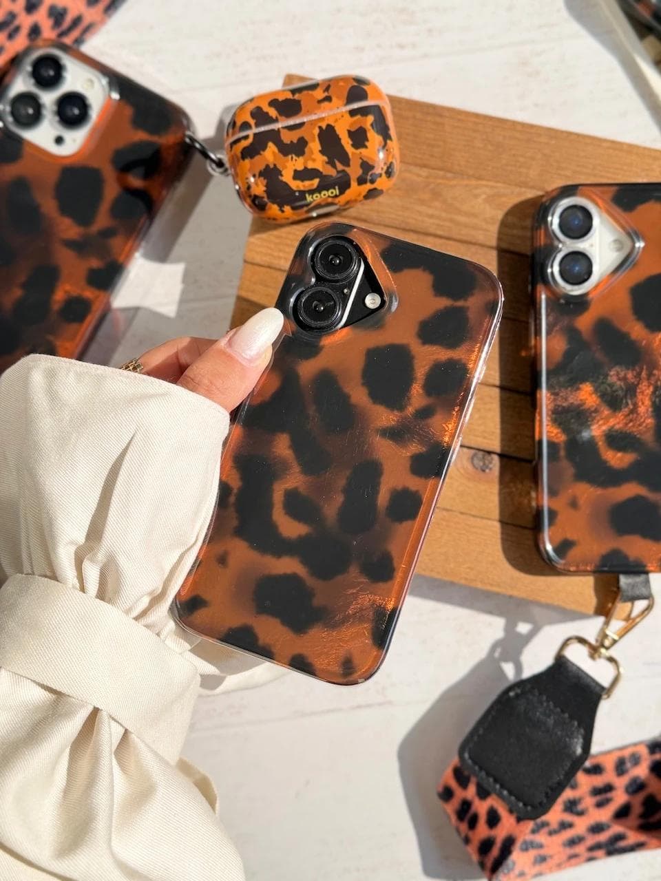 قاب Leopard Flame (کدC2130) مناسب برای iPhone 14Pro — تصویر ۴