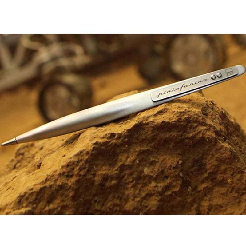 خودکار فوراور Pininfarina Space بدنه منیزیوم همراه با پایه رومیزی — تصویر ۳