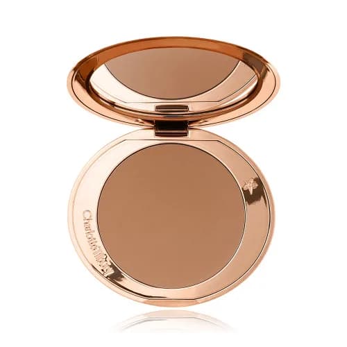 برنزر پودری لوکس شارلوت تیلبری مدل airbrush bronzer بافت نرم و فید آسان رنگ 3TAN/DORE