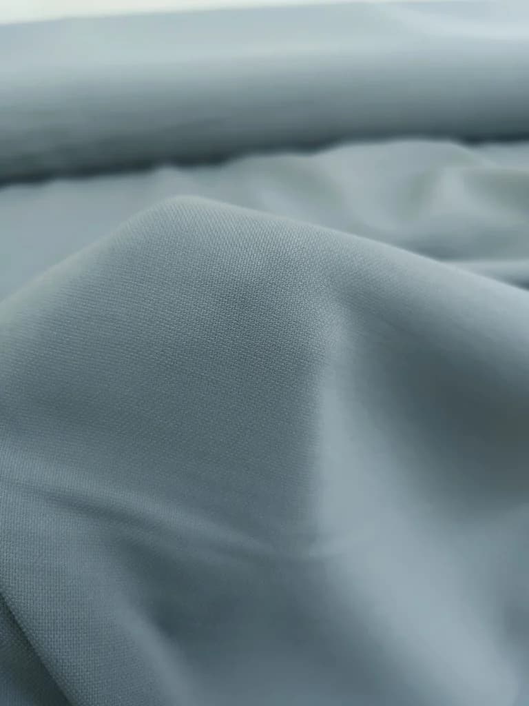 پارچه کرپ نخی تایوان رنگ طوسی — تصویر ۲