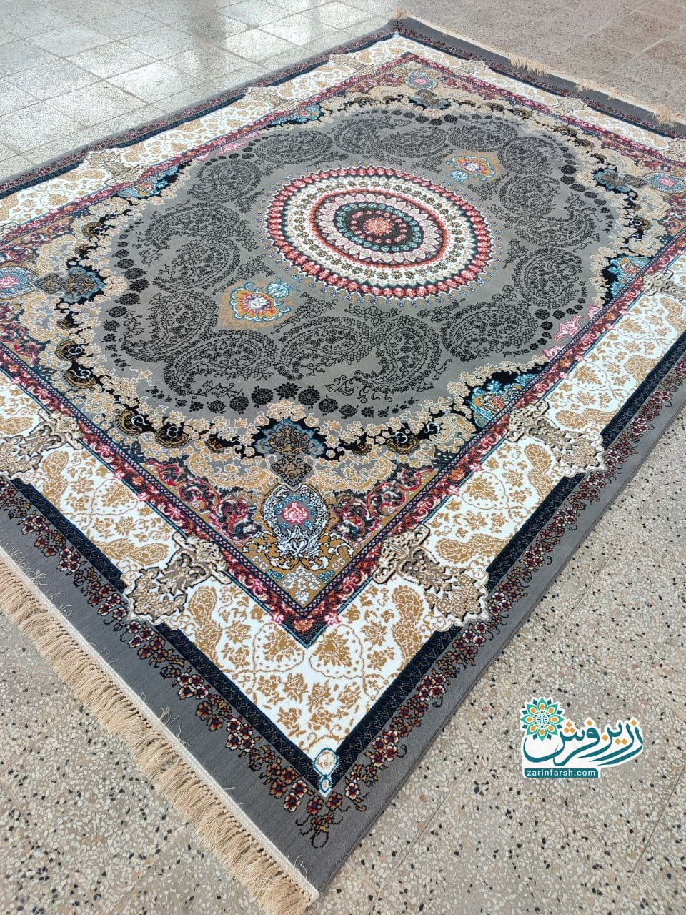 فرش ماشینی 500 شانه طرح ماهور رنگ فیلی — تصویر ۲