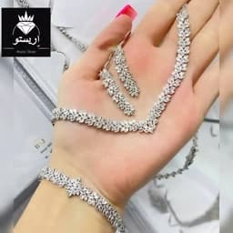 سرویس نقره تمام تراش جناقی بدون نگین بسیار درخشان با عیار 925 و آبکاری طلاسفید — تصویر ۲