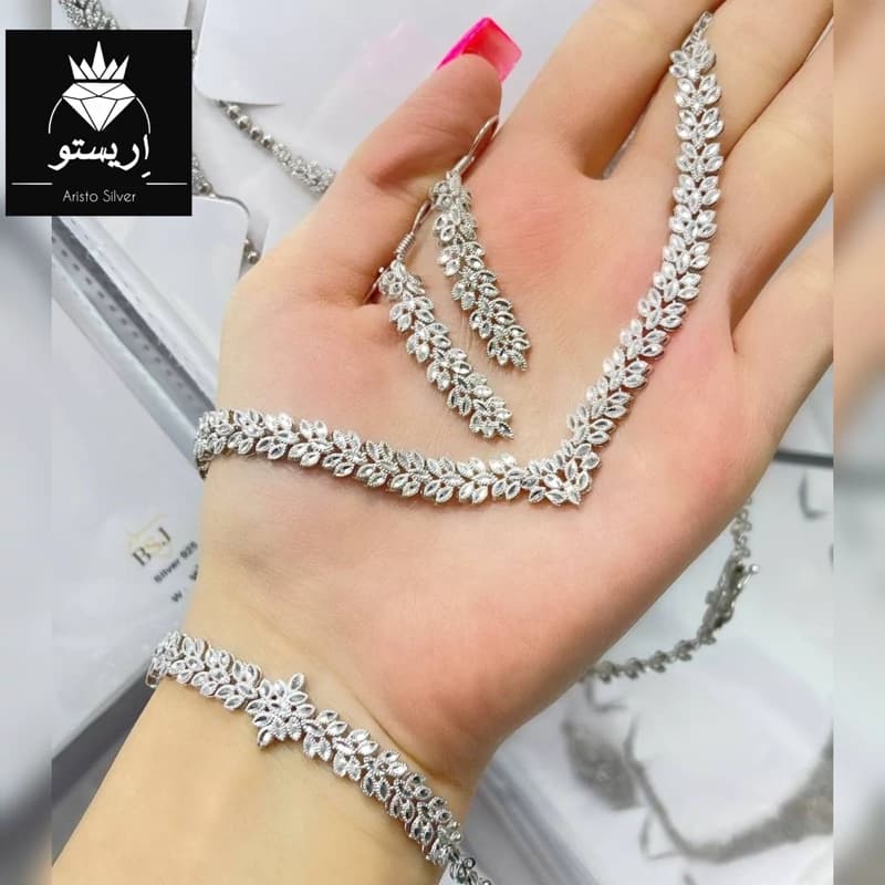 سرویس نقره تمام تراش جناقی بدون نگین بسیار درخشان با عیار 925 و آبکاری طلاسفید