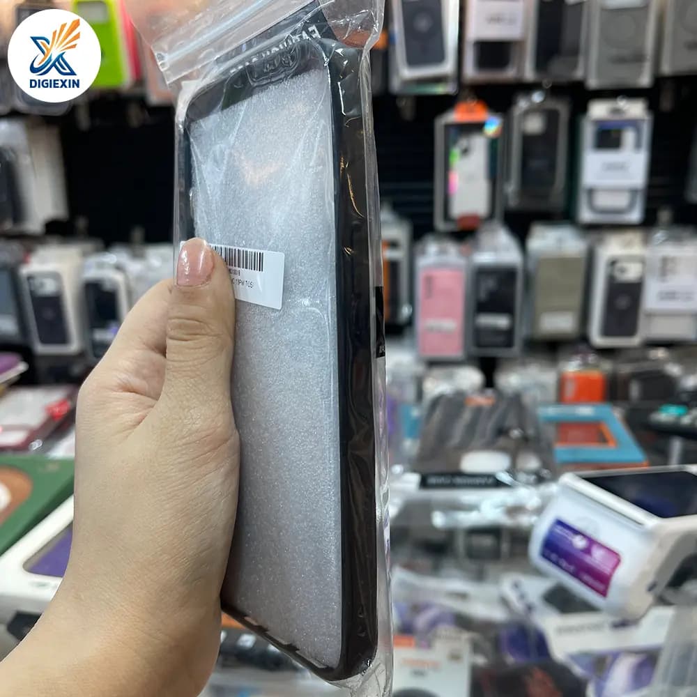 کاور چرمی طرح Mont Blanc مناسب برای آیفون 13 پرومکس — تصویر ۵