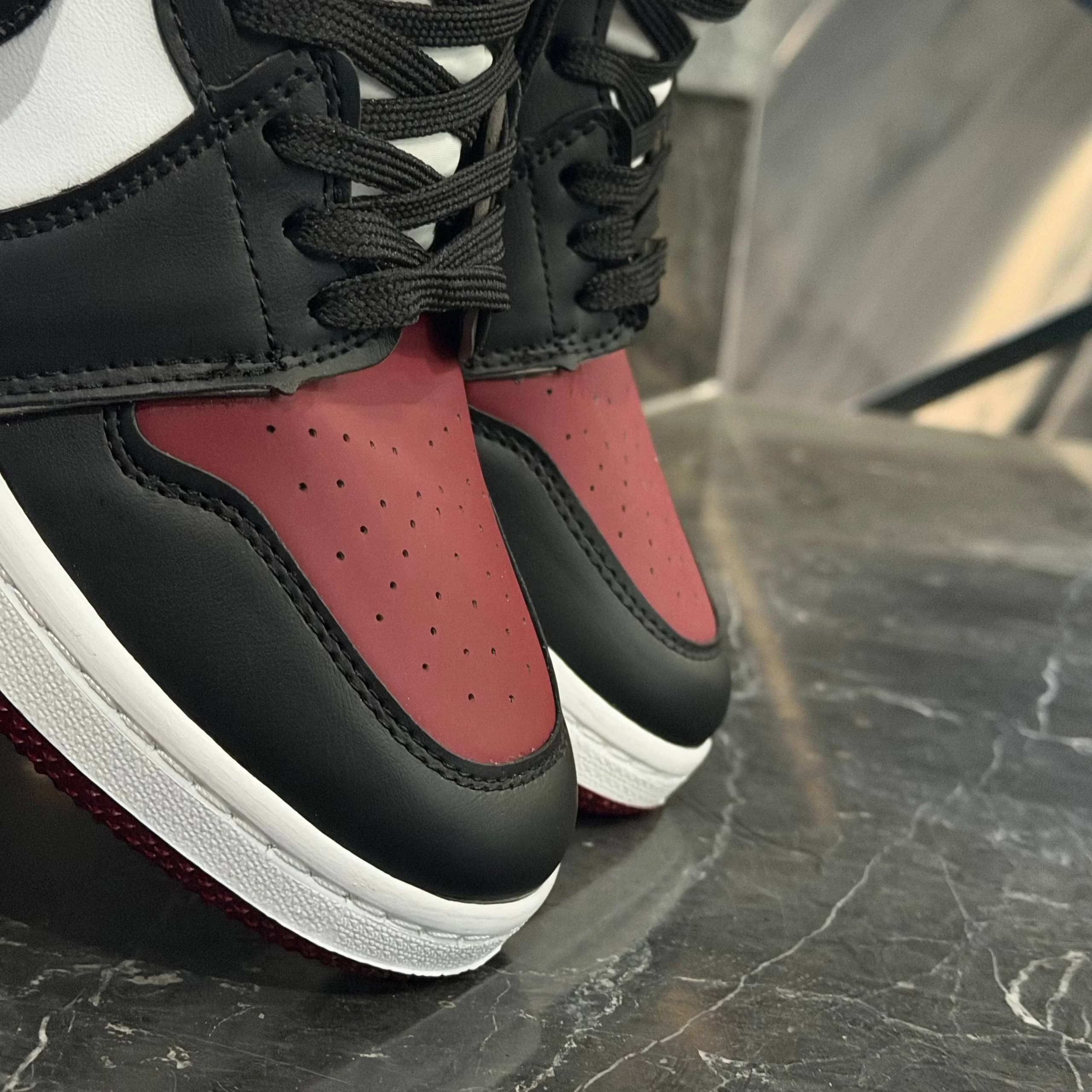 کفش کتانی زنانه نایک جردن 1 ساقدار مشکی چری Nike Jordan 1 — تصویر ۲
