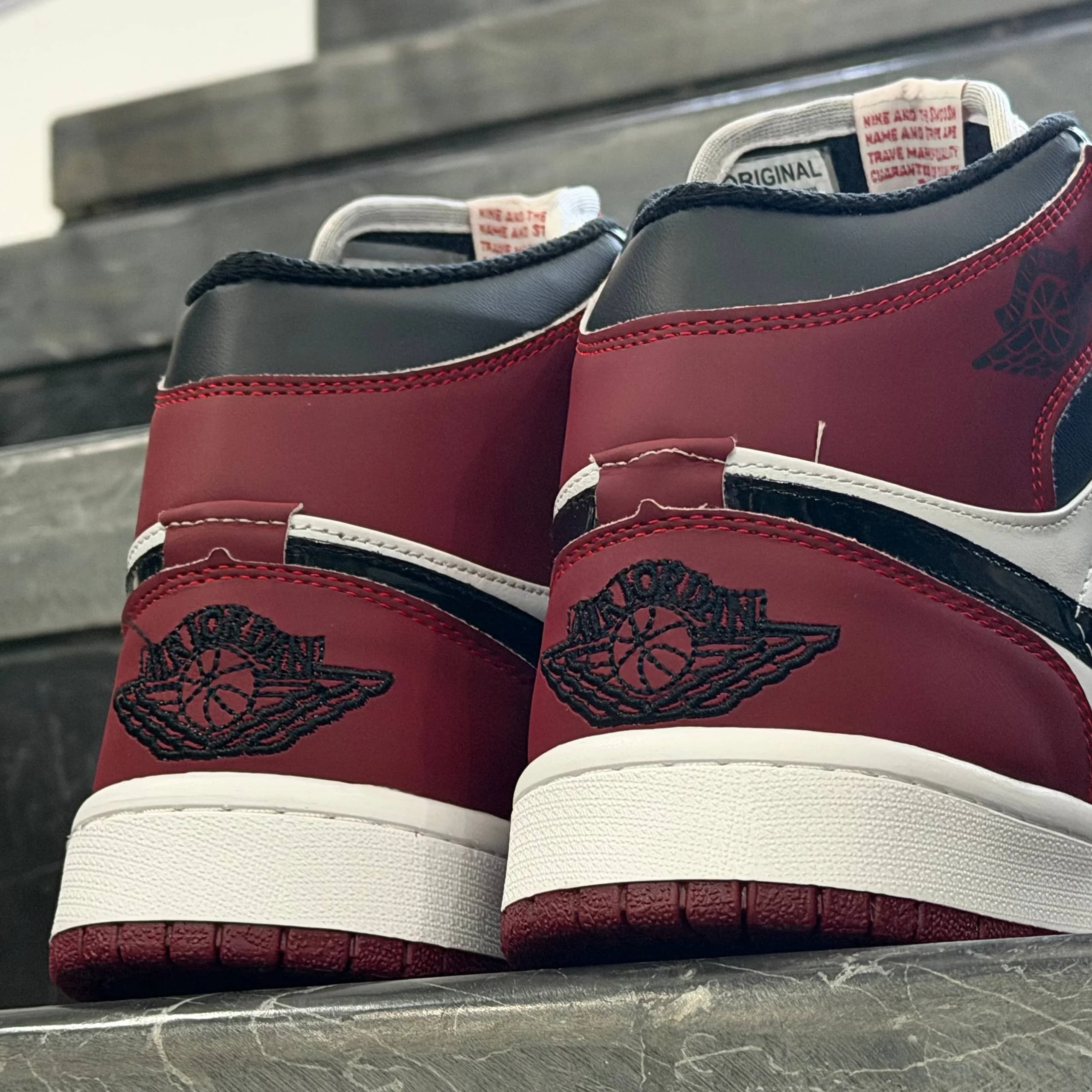 کفش کتانی زنانه نایک جردن 1 ساقدار مشکی چری Nike Jordan 1 — تصویر ۳