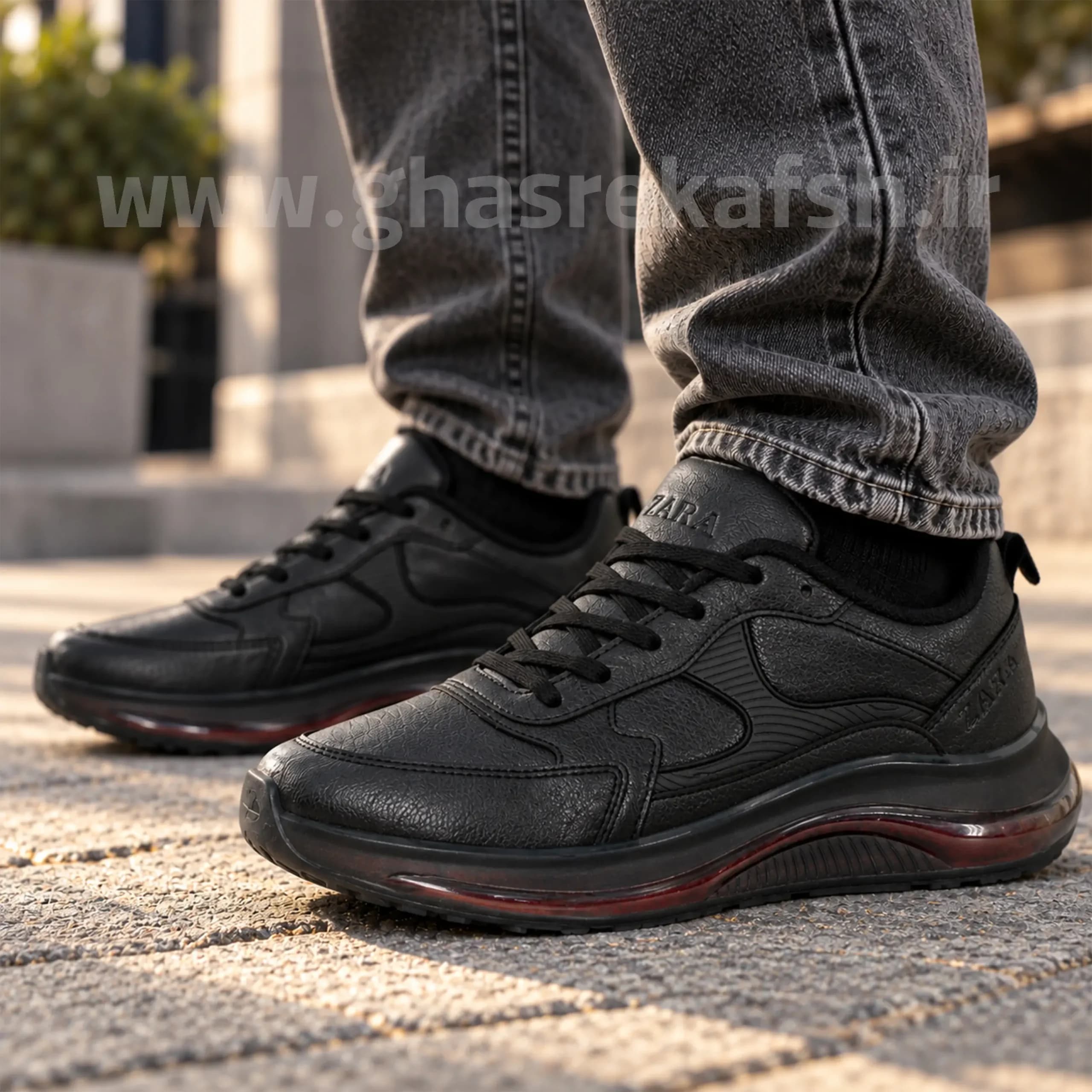کتونی زارا مینیمال Zara Minimal چرمی مردانه مشکی زیره قرمز کد 1927