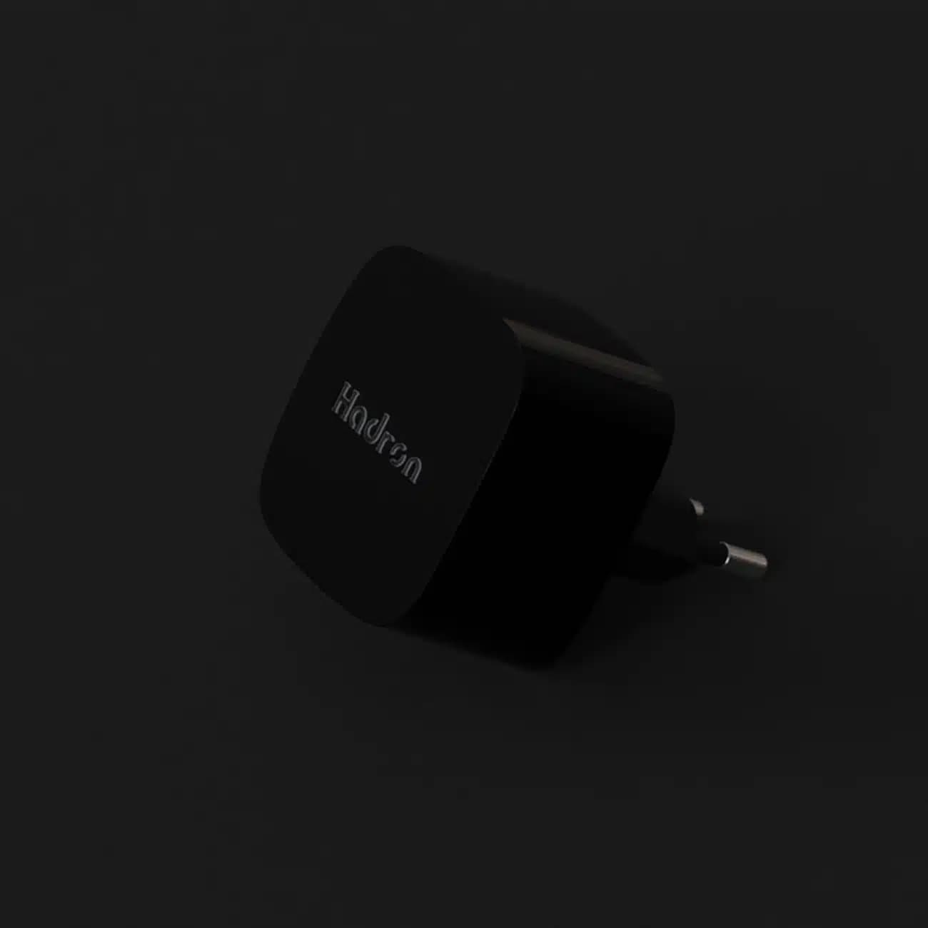 شارژر دیواری تایپ سی 33 وات هادرون C1013 — تصویر ۴