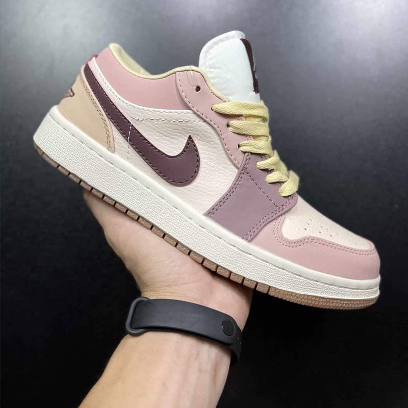 کفش نایک ایرجردن 1 ساق کوتاه صورتی زرشکی Nike Air Jordan 1 Low Dark Pony Smoky Mauve — تصویر ۳