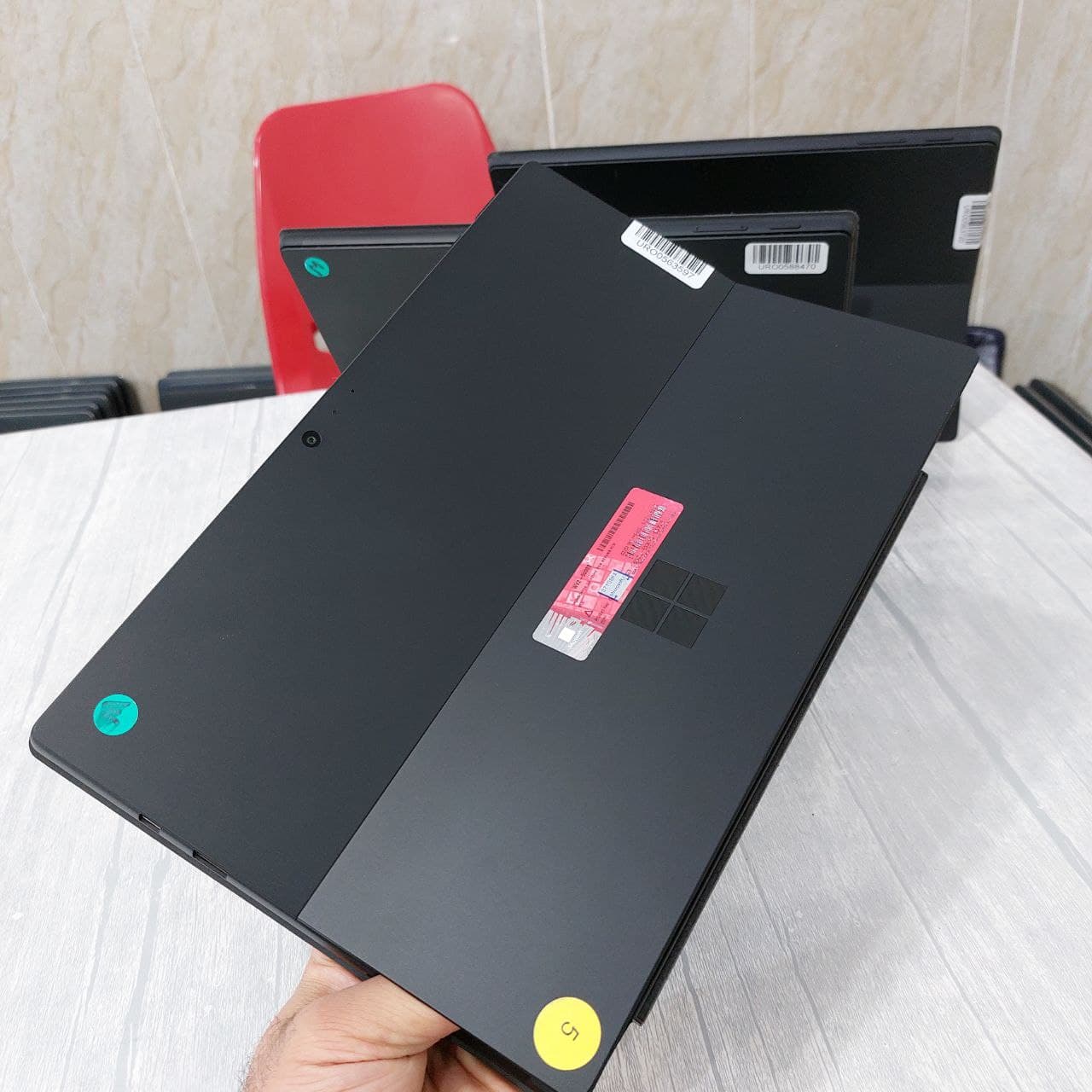 لپ تاپ استوک Microsoft Surface Pro 6 | Core i7-8650U | 8 GB Ram LPDDR3 | SSD 256 GB | VGA Intel UHD 620 | Display 12.3 Touch — تصویر ۴