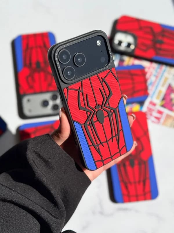 قاب CASETiFY طرح اسپایدرمن گوشی آیفون 13 پرومکس — تصویر ۱۱