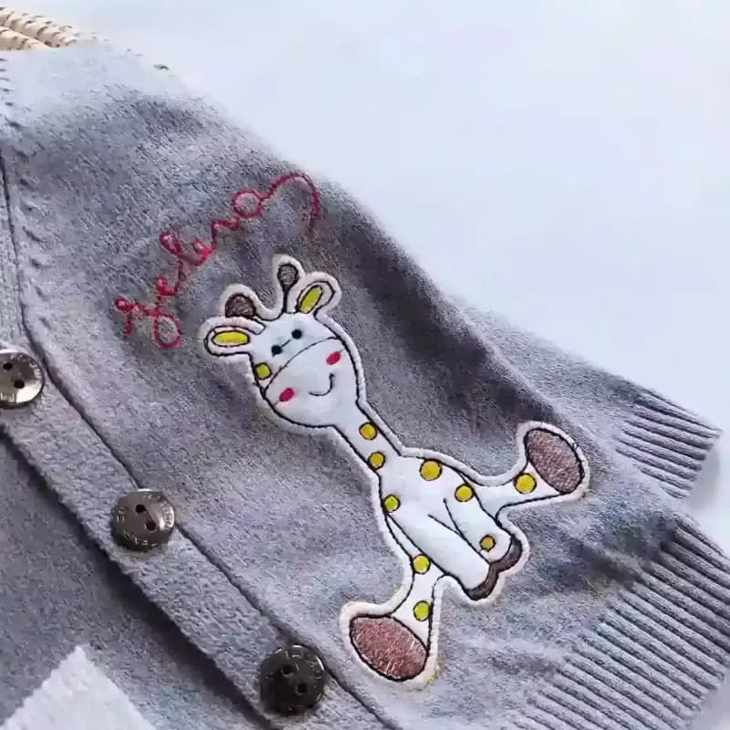 بلوز گپ جلوباز طرح زرافه پسرانه ژاکت بافت بچگانه — تصویر ۸
