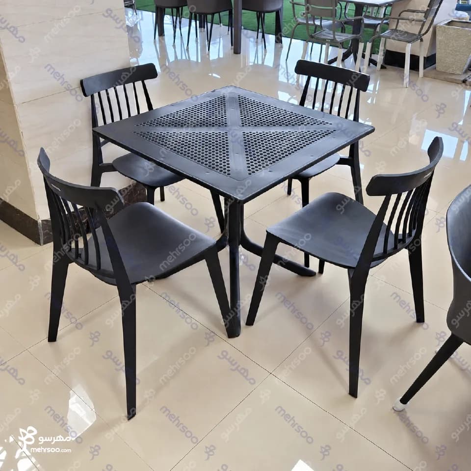 میز و صندلی پلیمری کویین کلیپ ( چهار نفره)