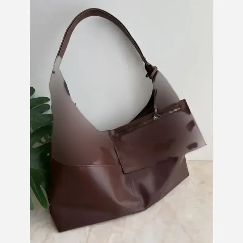 کیف زنانه دو جیب جلو شرانگ وارداتی رنگ مشکی و شکلاتی — تصویر ۵