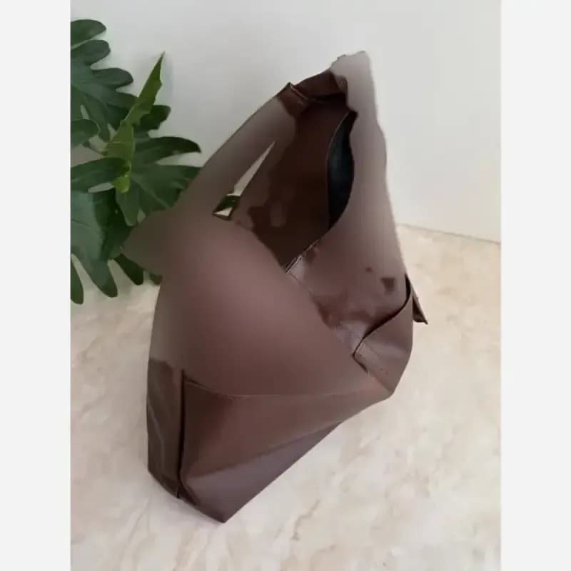 کیف زنانه دو جیب جلو شرانگ وارداتی رنگ مشکی و شکلاتی — تصویر ۲